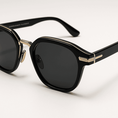 BUVAZIK - Mad Fly Essentials