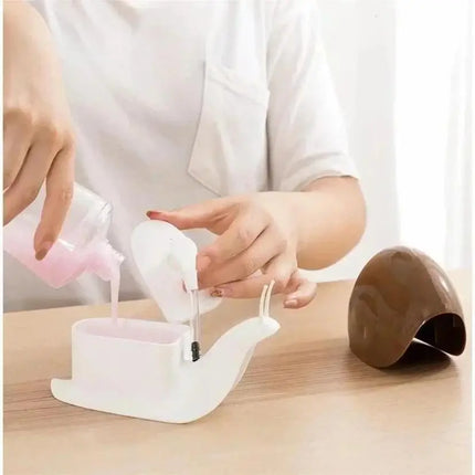 Bathroom Decor Snail Shaped Refillable Liquid Soap Dispenser - Bathroom Decor - Ostar - Mad Fly Essentials