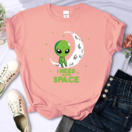 Shirt Women Need More Space Green Alien T-Shirts - Shirt - HAMPSON LANQE - Mad Fly Essentials
