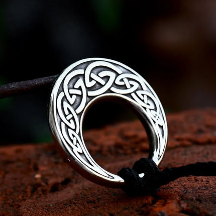 Necklace Men European Celtic Knot Retro Crescent Pendant - Necklace - Celtic Life - Mad Fly Essentials