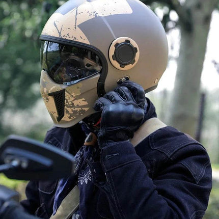 Black Feather Full Face Motorcycle Helmet - Motorcycle Helmet - Cyril - Mad Fly Essentials