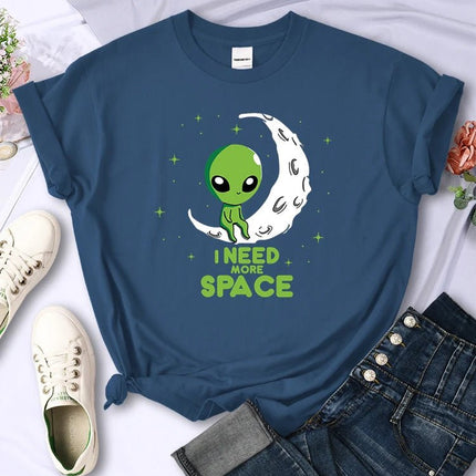 Shirt Women Need More Space Green Alien T-Shirts - Shirt - HAMPSON LANQE - Mad Fly Essentials