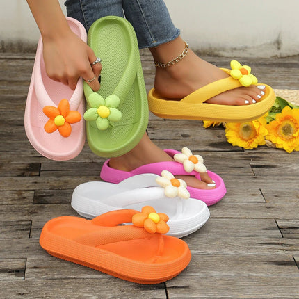 Slippers Women White Daisy Floral Summer Footwear - Slippers - PIERESA - Mad Fly Essentials